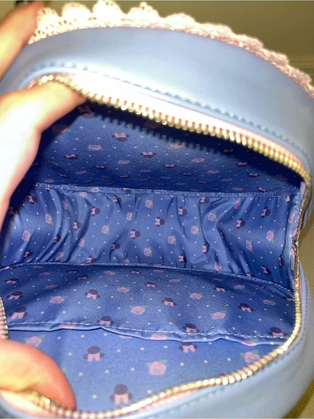 Loungefly Minnie Mouse Floral Round Crossbody - Pink & Blue - Picture 6 of 8